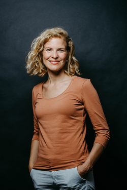 Claudia_Kötzer_Decke des Schweigens
